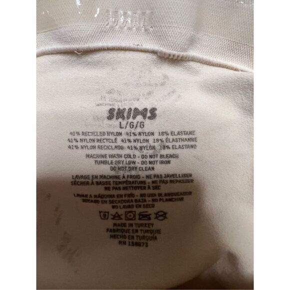 Skims Women's Tan Seamless Sculpt Mid Waist Thong Shapewear Size Large NWT - Picture 3 of 4